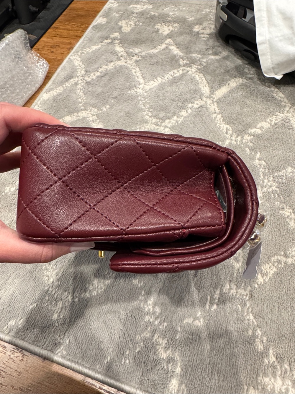 Chanel style maroon and gold small classic flap - Picture 4 of 12